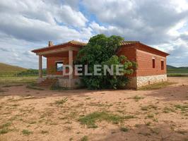 Chalet en venta en Hellín photo 0