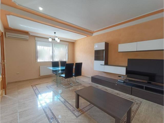 Casa adosada en venta en Hellín photo 0