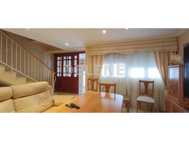 Casa adosada en venta en Hellín photo 0