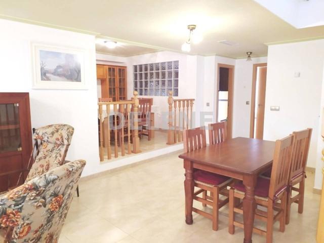 Casa adosada en venta en Hellín photo 0