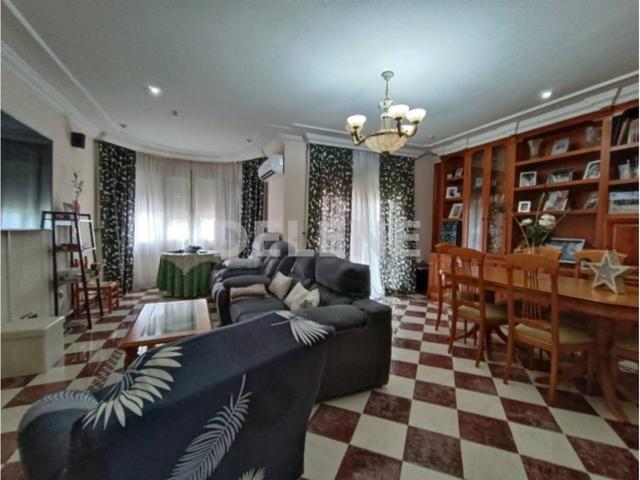 2887 PISO CON BALCONES Y TERRAZA, ZONA AVDA. CONSTITUCIÓN photo 0