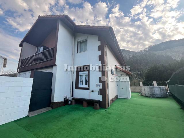 CHALET PAREADO EN OTAÑES photo 0