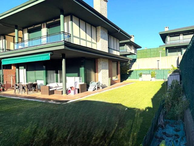 Casa - Chalet pareado en venta en Barrio Brazomar 72, Castro-Urdiales photo 0