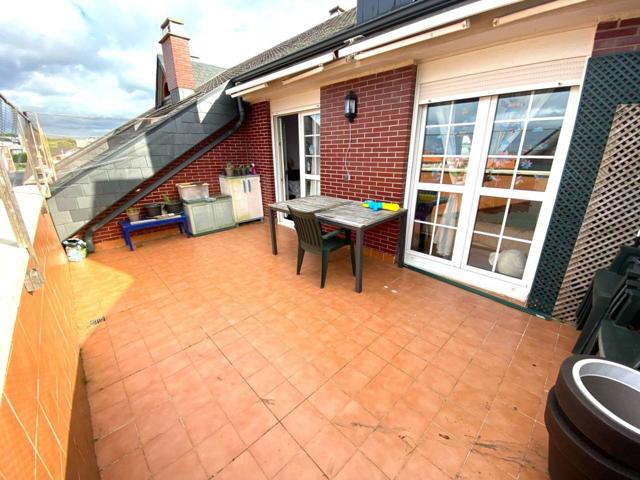 Dúplex en venta en calle Teresa de Calcuta 32, Castro-Urdiales photo 0