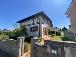 Casa - Chalet independiente en venta en CA-520 3, Castro-Urdiales photo 0