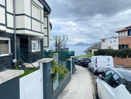 Casa - Chalet adosado en venta en calle del Alto de la Cruz 1, Castro-Urdiales photo 0