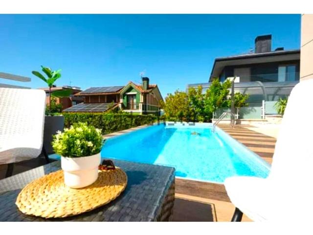 Casa - Chalet independiente en venta en AYUNTAMIENTOS DEMOCRATICOS 27, Castro-Urdiales photo 0