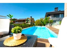 Casa - Chalet independiente en venta en AYUNTAMIENTOS DEMOCRATICOS 27, Castro-Urdiales photo 0