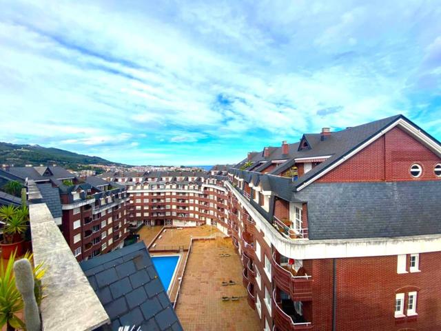 Dúplex en venta en calle Teresa de Calcuta 32, Castro-Urdiales photo 0