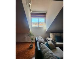 Venta de piso abuhardillado céntrico en Yeles photo 0