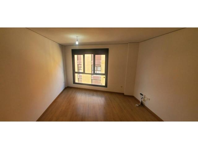 Venta de piso en Yuncler photo 0