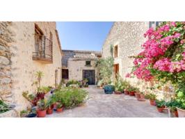 Casa de pueblo en venta en Selva, Mallorca excepcional propiedad histórica photo 0
