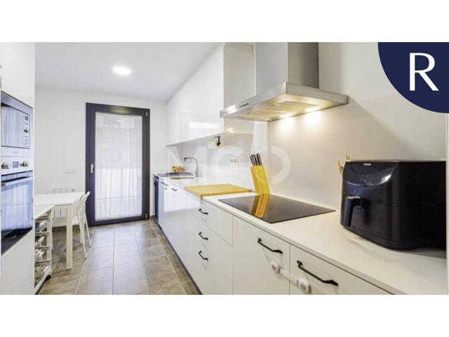 Piso en venta en Caputxins-Santa Clara-Hospital photo 0