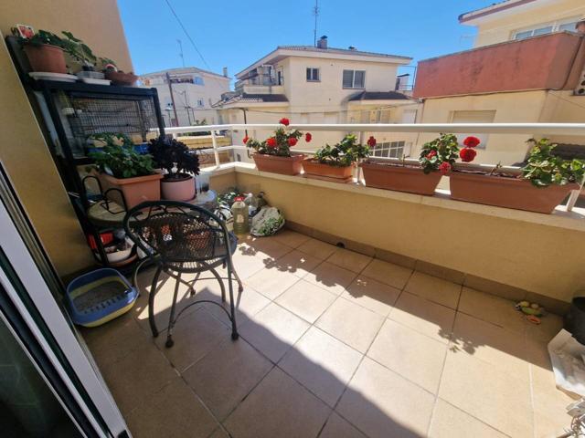 Encantador piso en venta en Calafell, Segur De Calafell a pie de todo, estación a 6 minutos. photo 0
