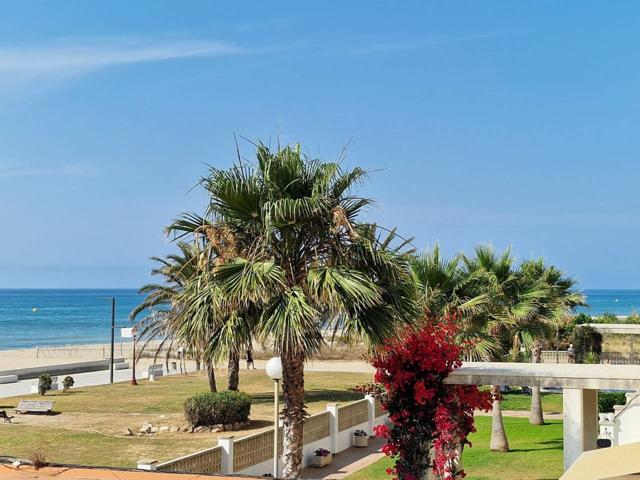 Cubelles, en primera línea de playa. photo 0