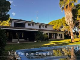 Chalet con ubicacion excelente. photo 0