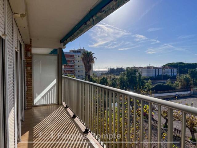 Apartamento muy cerca del mar. photo 0