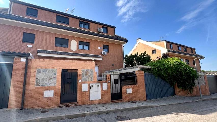 Casa - Chalet en venta en Campo Real de 360 m2 photo 0