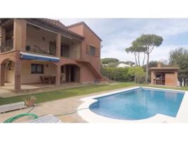 Chalet unifamiliar en venta en Calonge (Urb. Mas Pallí) photo 0