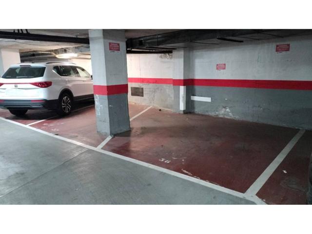 Plaza de aparcamiento en frente de Mercadona photo 0