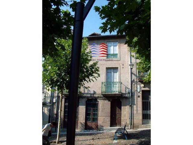 VENTA DE EDIFICIO URBANO PARA REFORMAR EN PLAZA DE LA TRINIDAD – ZONA CENTRO, OURENSE photo 0