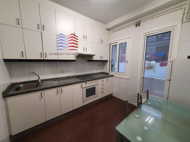 ALQUILER DE GRAN PISO PARA ESTUDIANTES EN AV. LA HABANA – ZONA CENTRO – 850 €-MES COMUNIDAD INCLUIDA photo 0