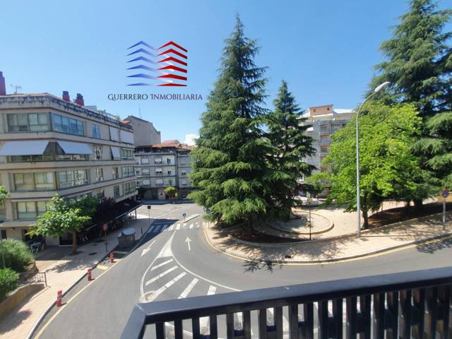 ALQUILER DE AMPLIO Y LUMINOSO PISO EN C- XOAN DE NOVOA, ZONA CENTRO  – 900€ (Comunidad, garaje y bodega incluidos) photo 0