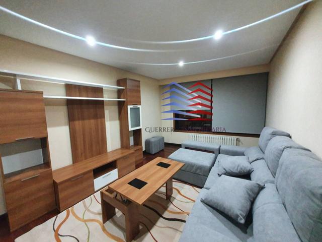 ALQUILER DE APARTAMENTO EXTERIOR Y LUMINOSO EN PLENO CENTRO DE LA CIUDAD – CALLE RAMÓN CABANILLAS 680€ + 70€ Comunidad. photo 0