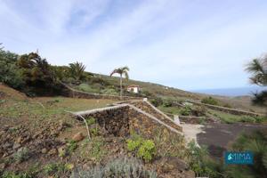 C126 Parcela con una casita aún no terminada en un entorno idílico en Malpaises, Villa de Mazo photo 0