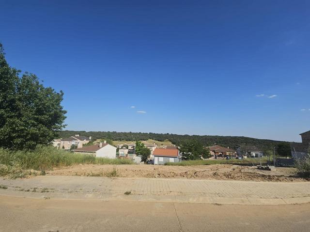 Terreno en venta en El Casar de 299 m2 photo 0