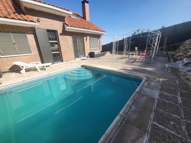 Casa - Chalet en venta en Galápagos de 360 m2 photo 0