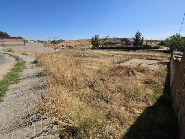 Terreno en venta en El Casar de 575 m2 photo 0