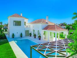 Casa - Chalet en venta en Marbella de 475 m2 photo 0