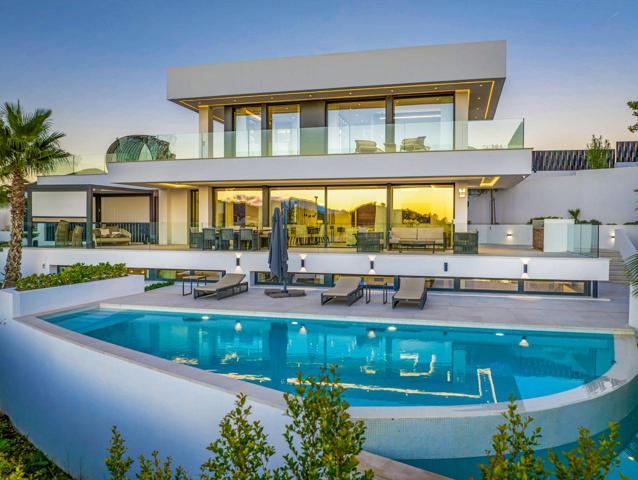 Casa - Chalet en venta en Marbella de 380 m2 photo 0