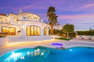 Casa - Chalet en venta en Marbella de 401 m2 photo 0