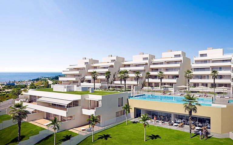 Apartamento en venta en Estepona de 92 m2 photo 0