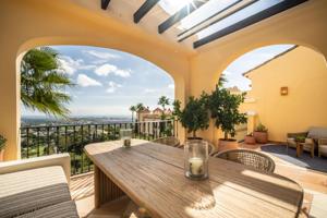 Ático en venta en Benahavis de 124 m2 photo 0