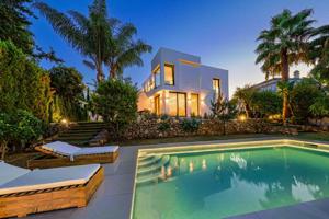 Casa - Chalet en venta en Marbella de 425 m2 photo 0