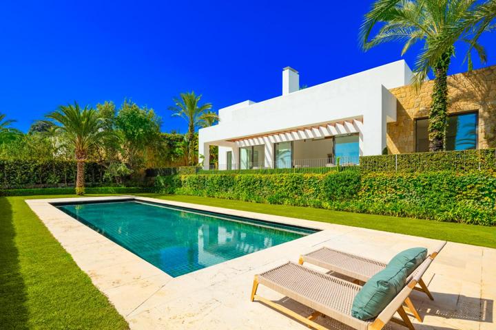 Casa - Chalet en venta en Casares de 778 m2 photo 0