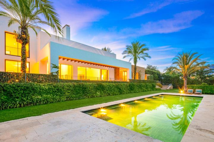 Casa - Chalet en venta en Casares de 778 m2 photo 0