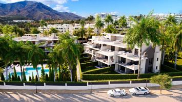 Apartamento en venta en Estepona de 138 m2 photo 0