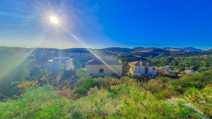 Terreno en venta en Estepona de 500 m2 photo 0