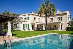 Casa - Chalet en venta en Marbella de 1045 m2 photo 0