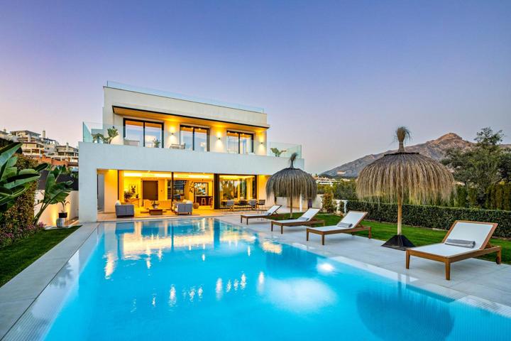 Casa - Chalet en venta en Marbella de 310 m2 photo 0