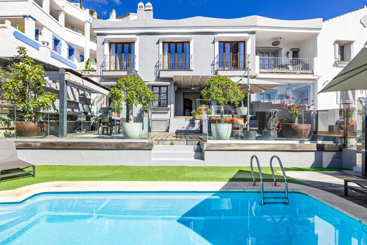 Adosado en venta en Benahavís de 333 m2 photo 0