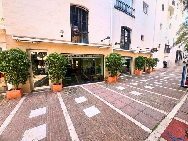 Oficina en venta en Marbella de 80 m2 photo 0