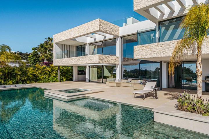 Casa - Chalet en venta en Benahavis de 1126 m2 photo 0