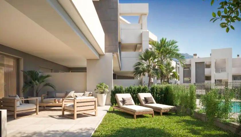 Apartamento en venta en Estepona de 86 m2 photo 0