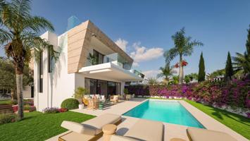 Casa - Chalet en venta en Estepona de 287 m2 photo 0