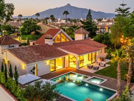 Casa - Chalet en venta en Marbella de 336 m2 photo 0